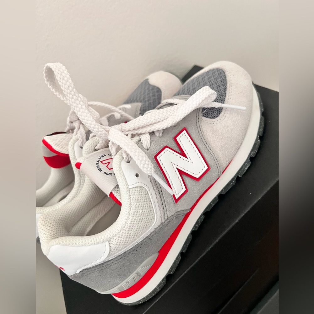 New Balance Kids' Gray and Red Sneakers almost new gently worn beautiful